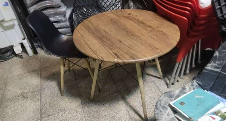 میز و صندلی نهار خوری ست ۴ نفره مدل فایبر پایه چوبی با متریال مرغوب