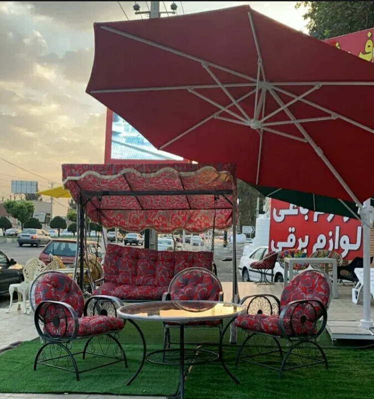میز و صندلی باغی ست ۸نفره مدل بیضی با رنگ کوره ای بدون هیچگونه زنگ زدگی