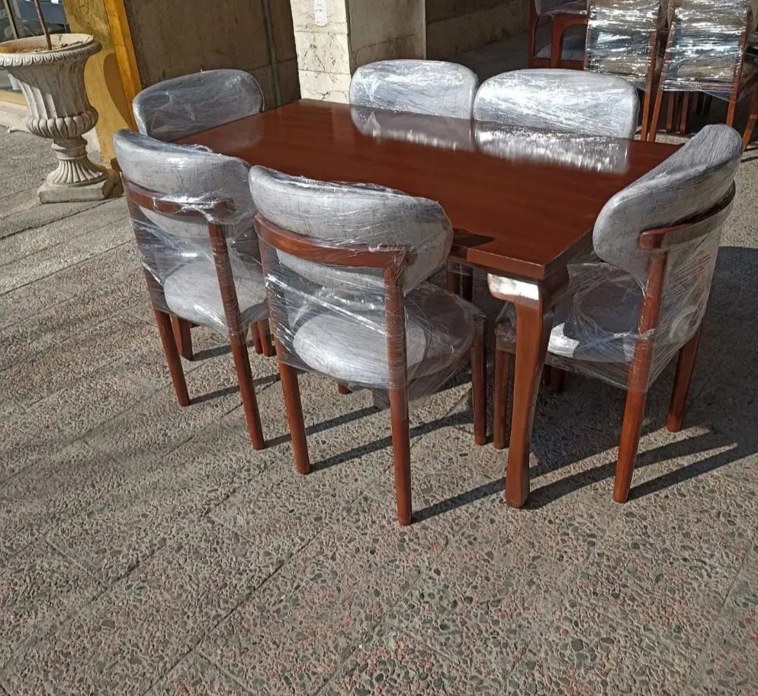 میز وصندلی نهار خوری ست۶نفره مدل نوبل با بهترین کیفیت چوب و پارچه نانو و قابل شستشو